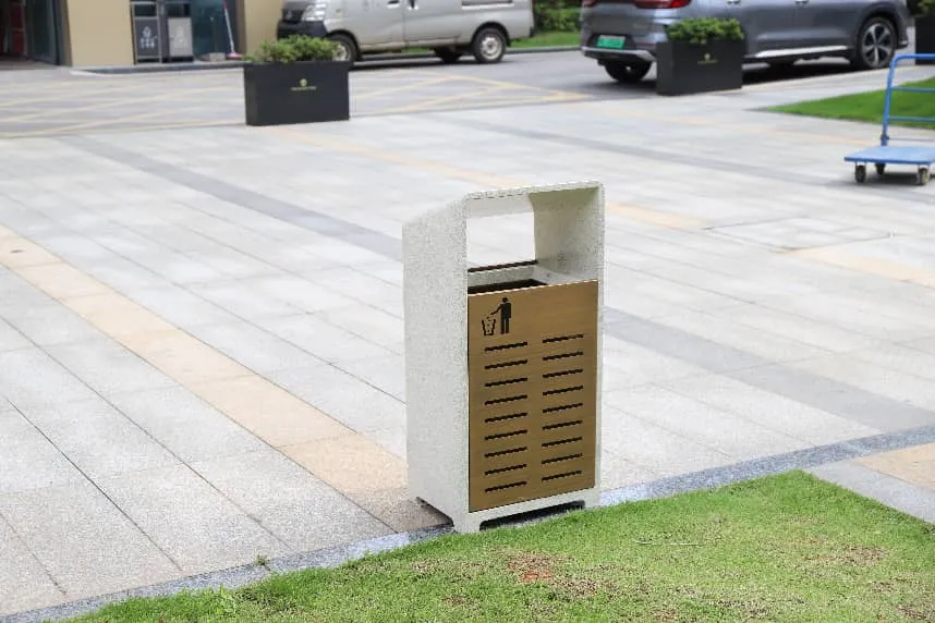 commercial garbage can with covered opening details
