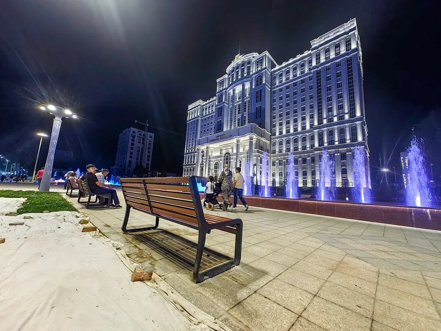 Outdoor Public Furniture Improve Accessibility and Functionality