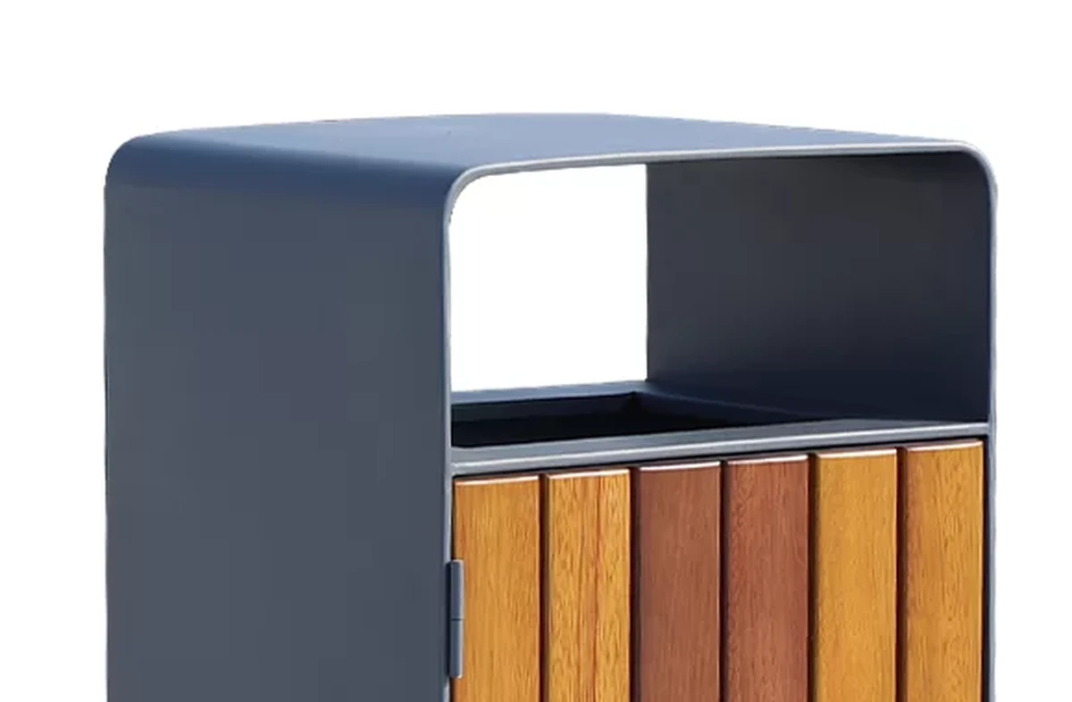 Rounded steel frame and top cover of the OTM-04BM wood slat outdoor trash bin